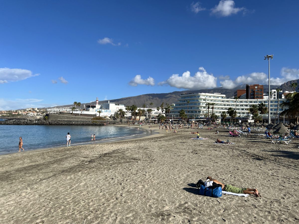 Morje je bilo primerno za kopanje, pesek pa odličen za potičke.