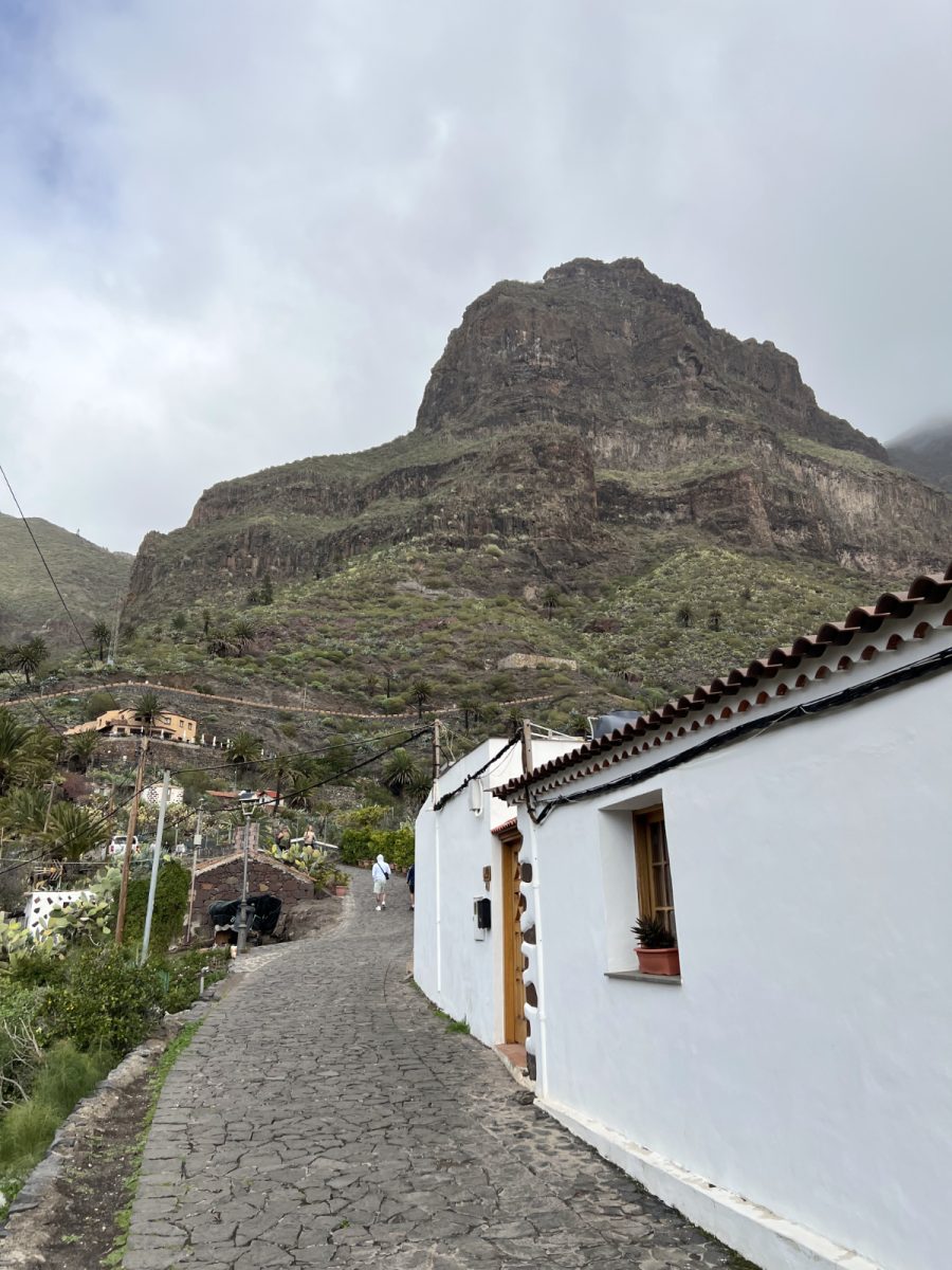 Masca je obdana z visokimi hribi.