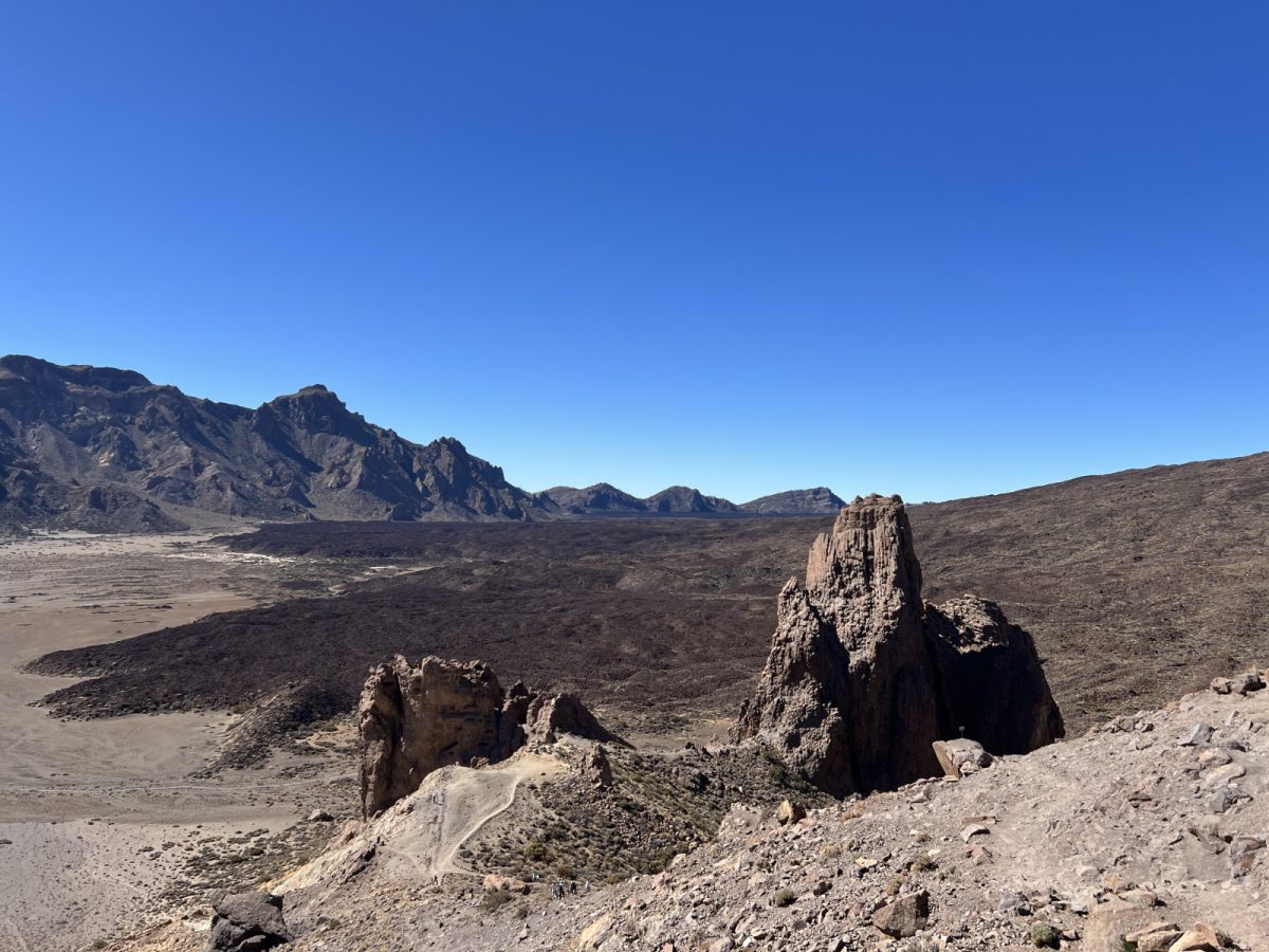 Pogled proti kalderi vulkana.